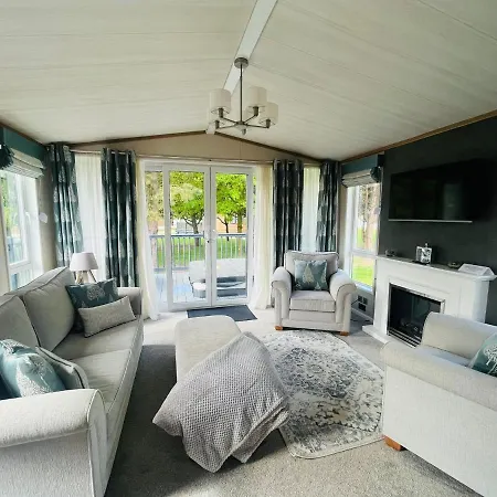 Дом отдыха Coopers Corner, With Hot Tub Йорк