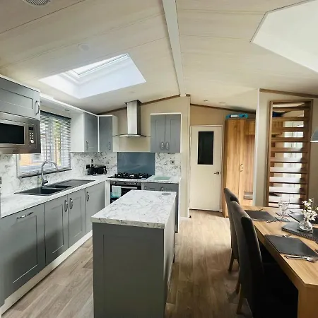 Дом отдыха Coopers Corner, With Hot Tub Йорк