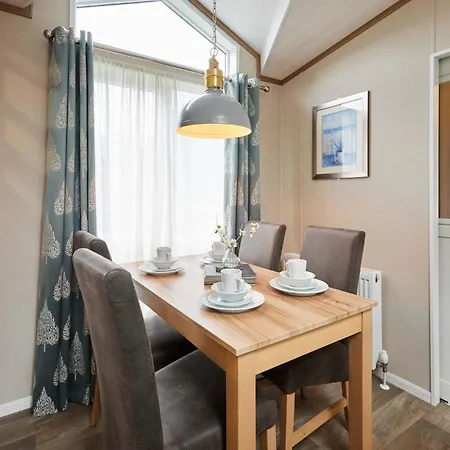 Chalet Coopers Corner, With Hot Tub York